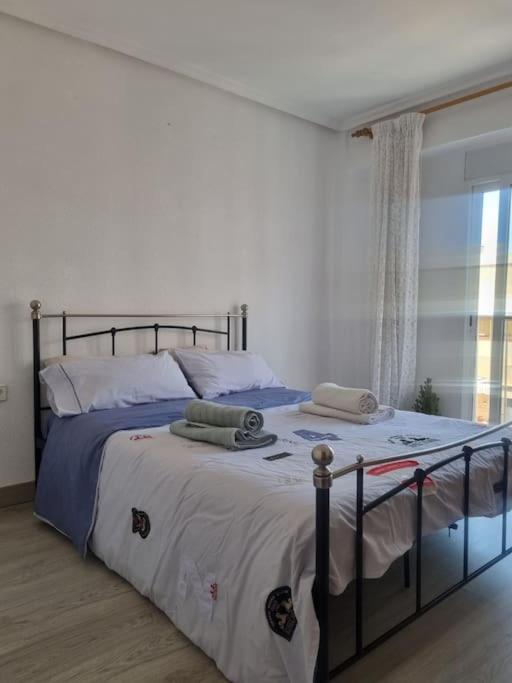 Lovely Three-Bedroom Apartment In Puerto De Sagunt Пуэтро-де-Сагунто Экстерьер фото